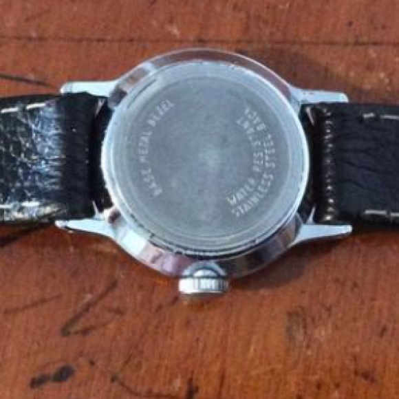Need repair Vintage 1960s ‘Snoopy’ by ‘Timex’ Hand-Wind‎ Watch